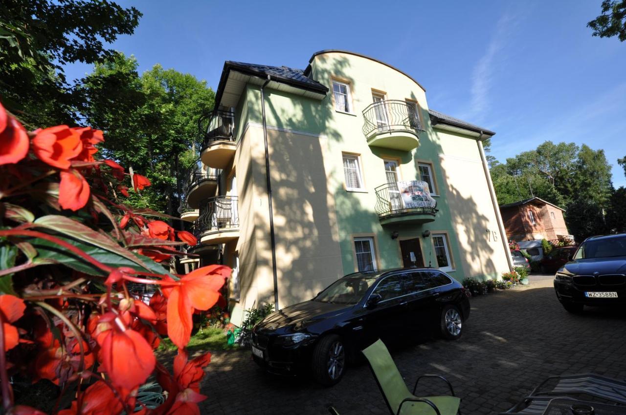 Ambasador Villa ミエルノ エクステリア 写真